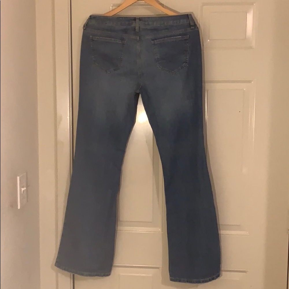 Jeans - Picture 2 of 4